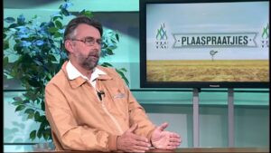 Plaaspraatjies R1 Ep08